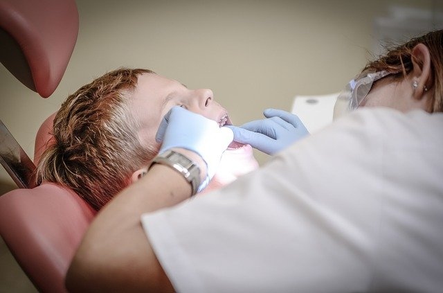  nadwrażliwe sensorycznie dziecko u dentysty