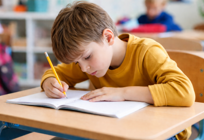 Zaburzenia funkcji wzrokowych w środowisku edukacyjnym- sygnały widoczne w klasie/grupie przedszkolnej.